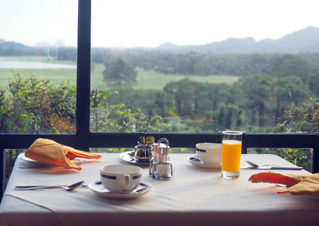 スリランカ　ヘリタンス・カンダラマホテルの朝食　写真撮影：前尾津也子