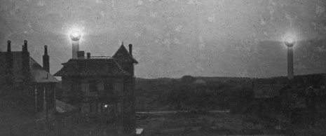 Les premiers phares de la Canche sur la pointe du Touquet, éclairés au pétrole avant d'être électrifiés