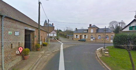 Entrée du Manoir à gauche Mairie de citerne à droite