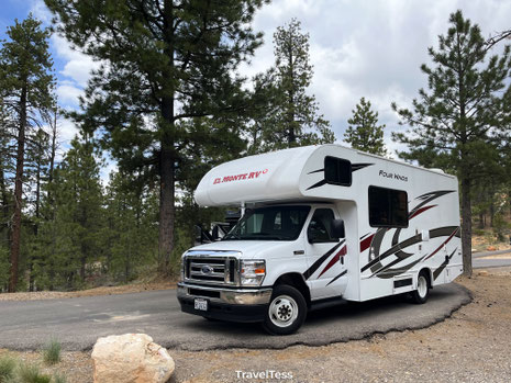 Camper in Bryce Canyon 