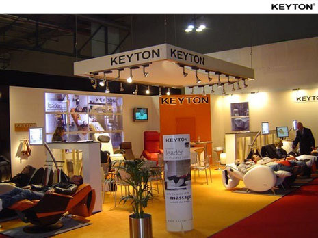 Massagesessel auf der Fibo 2014 in Köln bieten individuelle Programme für gezielte Entspannung nach langen Messetagen – erleben Sie Komfort und Technik live vor Ort.