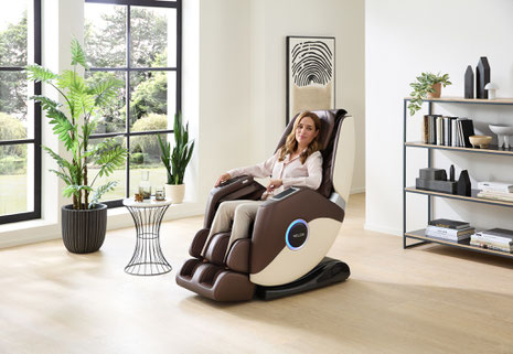 Der Massagesessel Easyrelaxx Plus ist jetzt in beige-braun erhältlich. Vereint zeitloses Design, erstklassige Massagefunktionen und passt in anspruchsvolle Wohnräume.