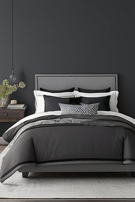 Entdecken Sie den anthrazit und grau Unterschied für die Raumgestaltung 2025 und erhalten Sie praktische Stilberatung für ein modernes, harmonisches Zuhause.