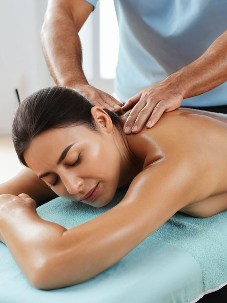 Massagearten gezielt einsetzen: Erfahren Sie, welche Techniken bei Rückenschmerzen, Stress oder Sportverletzungen helfen und wie Massagesessel die Wirkung unterstützen.