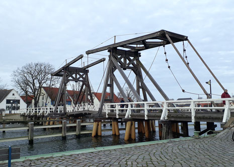 Klappbrücke in Greifswald-Wieck