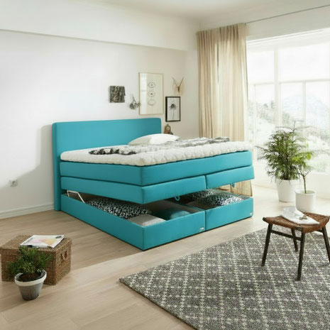 Boxspringbett mit Bettkasten: Beitrag erklärt Technik, Öffnungsarten, Belüftung und Komfort, zeigt Vor- und Nachteile, hilft bei der Wahl für das Schlafzimmer.