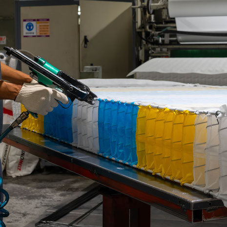 Der Aufbau Boxspringbett erklärt alle Bestandteile und zeigt Schritt für Schritt, wie sich maximaler Schlafkomfort durch ein optimal konfiguriertes Bett erreichen lässt.