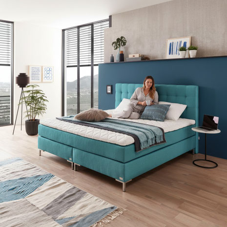 Boxspringbett kaufen: Ratgeber zu Unterbox, Matratze und Topper, mit Tipps zu Härtegrad, Maßen, Pflege und fairer Qualität beim Preis, damit das Schlafsystem passt.