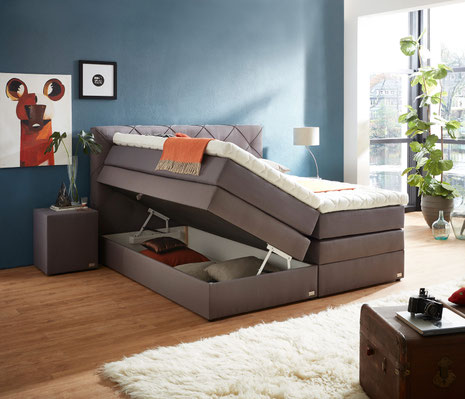 Boxspringbett 160x200 mit Bettkasten bei Boxspringbettenshop24: komfortabler Schlaf für zwei, viel Stauraum, konfigurierbare Härtegrade, Topper und Designs.