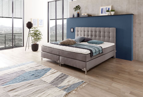 Das Boxspringbett 140x210 grau kombiniert modernen Stil mit großzügigem Komfort, passt sich jedem Wohntrend an und bietet großen Menschen oder Paaren erholsamen Schlaf.