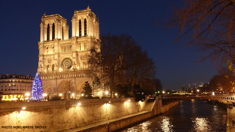 Noël à Notre Dame de Paris, photo non libre de droits