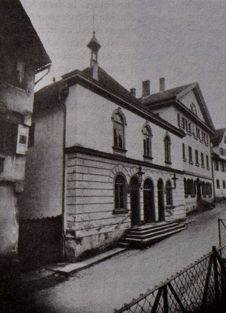 Synagoge Hechingen um das Jahr 1900, dah. d. jüdische Schul- und Gemeindehaus. Foto: www.foto-keidel.de - Aus: M.Werner: Die Juden in H. als religiöse Gemeinde, ZHG 20/1984, Seite 147, Abb. 6