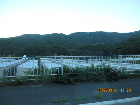 仮設住宅(釜石から大船渡へ向かう途中)