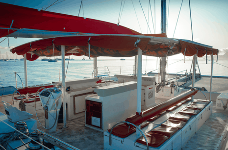 Notre Maxi Catamaran Ohana 27 places à bord, douchette et toilettes excursion privée, à la journée, Tetiaroa lagon Moorea, ile aux oiseaux