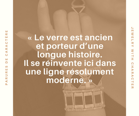 Univers artistique des parures de caractère Zam-création ; formes graphiques en vitrail