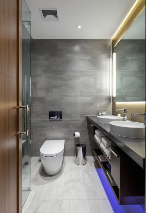 Badmöbel schaffen Ordnung sowie Komfort im Bad, nutzen jeden Zentimeter optimal und passen sich platzsparend auch kleinen Badezimmern perfekt an.