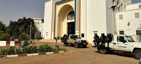 UN News/Daniel Dickinson Le bâtiment de l'Assemblée nationale à Niamey, au Niger.