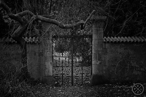 Bildtitel: Dead Sunday - No. III - 13 x 18 - Copyright by Emil Pelz 2017