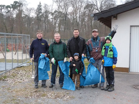                      Boulespieler des TC St. Leon unterstützen aktiv die Aktion "Saubere Gemeinde"