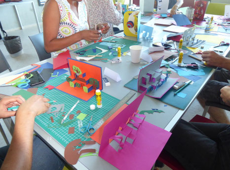 Atelier carte pop-up adulte sur le pli parallèle