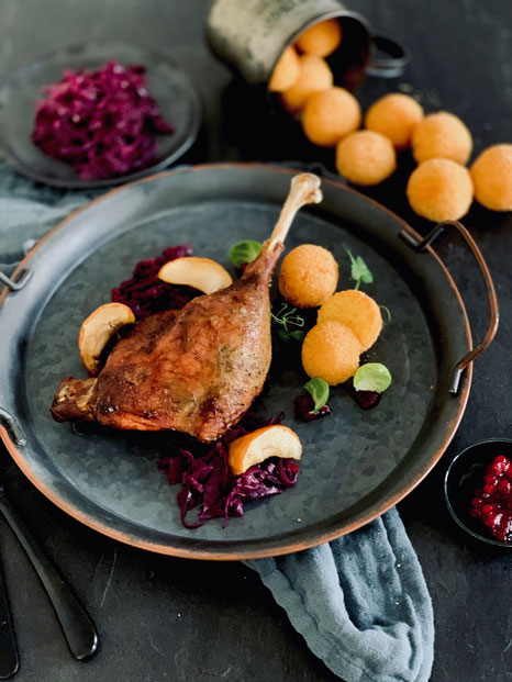 Gansl, Ganslessen, Ganslkeulen, gebackene Polentaknödel, Polenta, Herbstküche, Gänsebraten, Gänsekeulen, Gänseessen