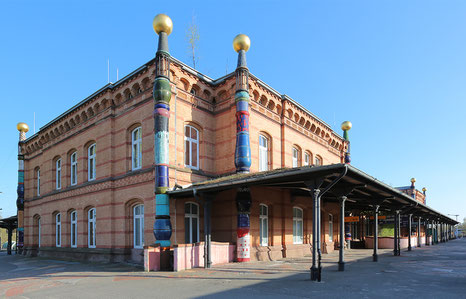 Bild: Hundertwasser-Bahnhof in Uelzen