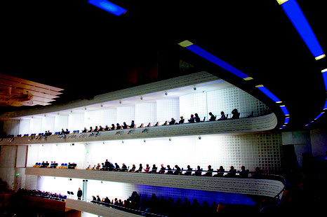 Der weisse Saal, der - wenn es nach Jean Nouvel gegangen wäre - eigentlich ein blauer Saal hätte sein sollen. (Bild: KKL Luzern /Clara Tuna)