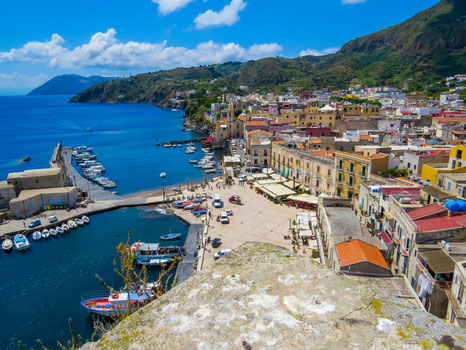 Hafen der Insel Lipari
