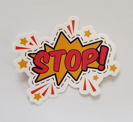 Stop Schild von Glückskompetenz, diese 5 Wörter kannst du aus deinem Wortschatz streichen
