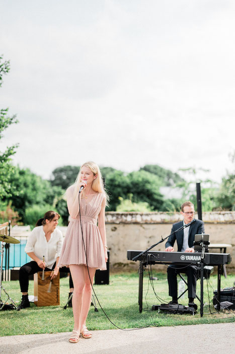 Musique live pour cocktail événementiel dans les Yvelines 🎶🍸 Prestation en duo ou trio pour réceptions privées, anniversaires et soirées professionnelles à Versailles et dans tout le département.