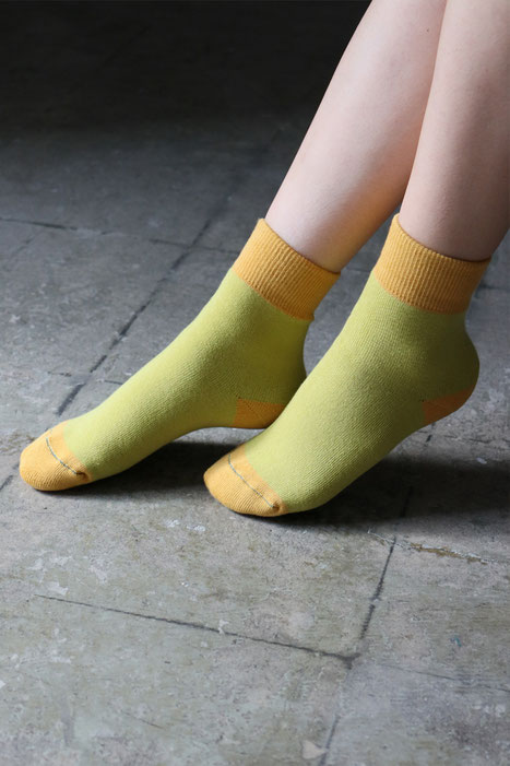 オーガニックコットン素材を使用した日本製のパイル編み厚手バイカラーレディース靴下