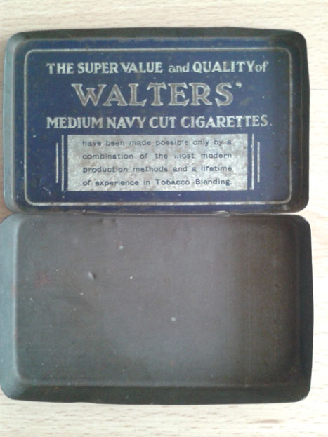 Walter's medium navy cut cigarettes (engels)