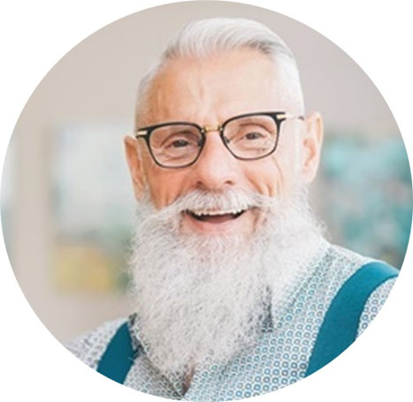 Freundlicher alter Mann
