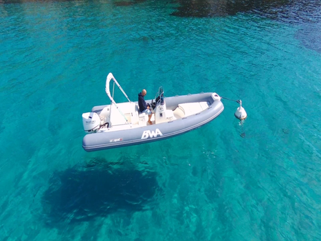 Louer un semi rigide Capelli 770 avec un 250 cv Yamaha chez Mistral plaisance Location au départ du Lavandou