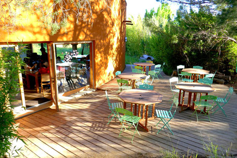 Terrasse extérieure - Fontaine de l'Aube 