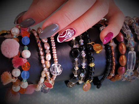 jga aus Bonn in Düsseldorf, viele Junggesellinnen feiern mit Schmuck Workshop