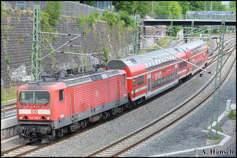 143 366-3 kam kürzlich vom Betriebshof Trier nach Dresden. Am 25. Mai 2015 erwischte ich die Lok an der RB Zwickau - Dresden kurz vor Chemnitz Hbf.