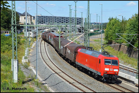 Im besten Licht rollt der umgeleitete EZ 45320 um Zuglok 145 071-7 durch Chemnitz Hbf. (26. Juli 2015)