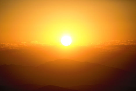 Sonnenaufgang, oranger Himmel | Link: Blog Beitrag | Achtsamkeit | Das Lied deiner Seele