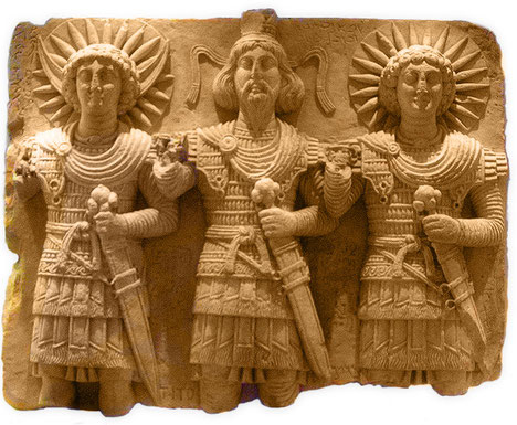 La triade palmyréenne est composée d’Aglibôl, dieu de la lune, Malakbêl, dieu du soleil, et Baalshamin, le dieu phénicien.