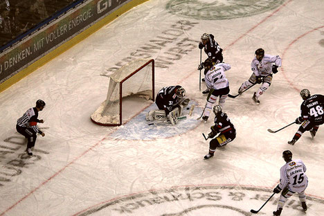 Julian Talbot Straubing Tigers Eisbären Berlin