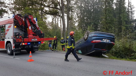Feuerwehr, Blaulicht, FF Andorf, Unfall, PKW, Oberholz