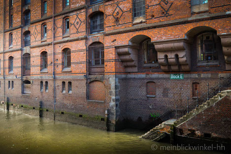 Speicherstadt Hamburg Elbe Wasser Treppe Backsteine Speicher Hamburg