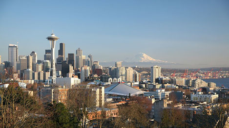 „Seattle 4“ von Daniel Schwen - Eigenes Werk. Lizenziert unter CC-BY-SA 4.0 über Wikimedia Commons - https://commons.wikimedia.org/wiki/File:Seattle_4.jpg#/media/File:Seattle_4.jpg
