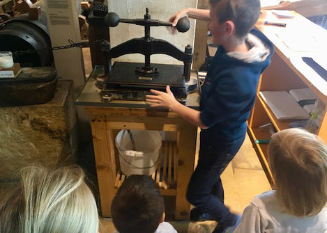 papierpresse, papierschöpfen, Werkstatt
