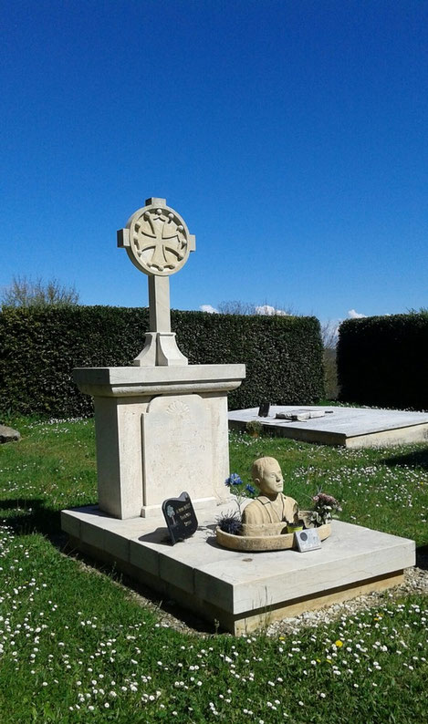 Floressas 2016 - tombe actuelle de Paul Froment - crédit photo AM Uyttenbroeck