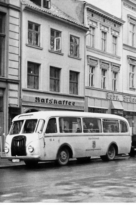Stadtbus nach Ladebow um 1935, Archiv Heino Förste