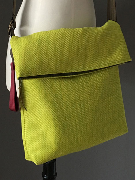 SCHULTERTASCHEN mit KLAPPE