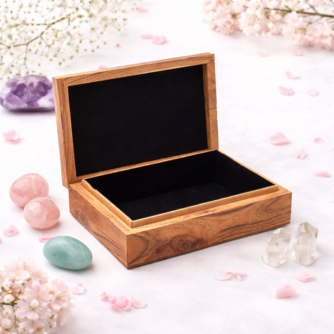 Intérieur du Coffret En manguier, massif, lotus, mains Namasté. Quartz, rose