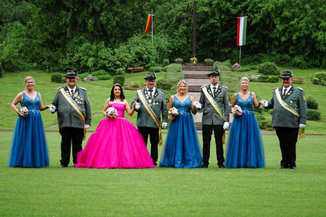 Königspaar Sven & Valentina Avenarius, Kronprinzenpaar Julian & Nadine Vogt, Zepterprinzenpaar Manuel Beckmann & Pia Lappe, Apfelprinzenpaar Patrick Vogt & Sabrina Löhr
